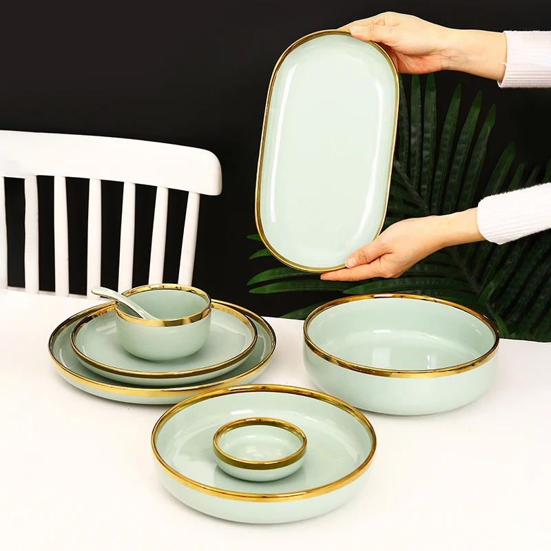 Luxury Ceramic Dinnerware Set 12 Pieces Dinner Sets Porcelain Tableware Dinner Plate and Bowl With Gold Rim details