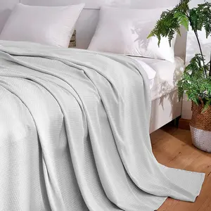 100% Bamboo Blanket for All-Season Cooling Blankets Absorbs Body Heat to Keep Cool on Warm Night