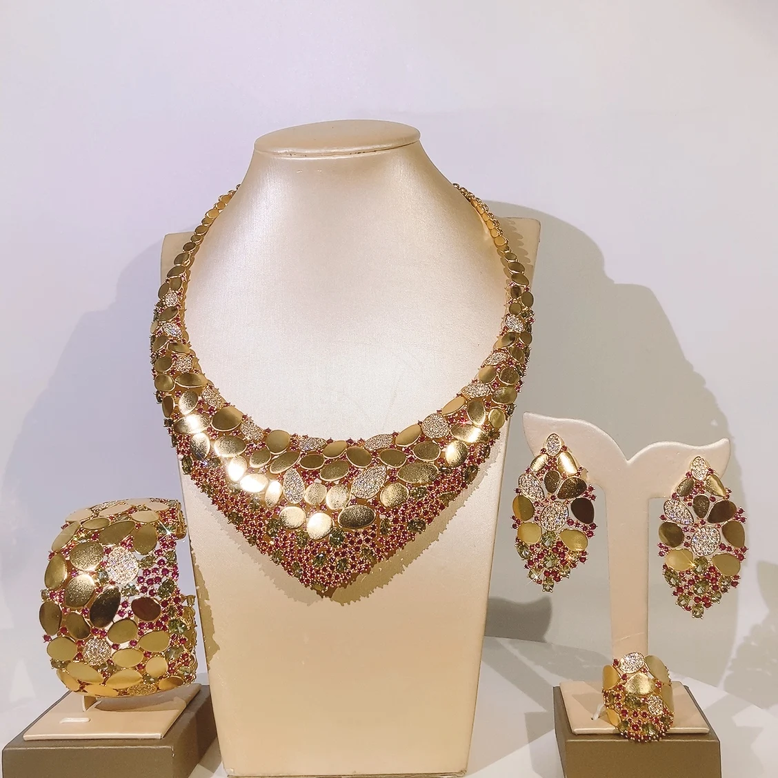 Zhuerrui Luxury Big Necklace Jewellery Sets for Parties