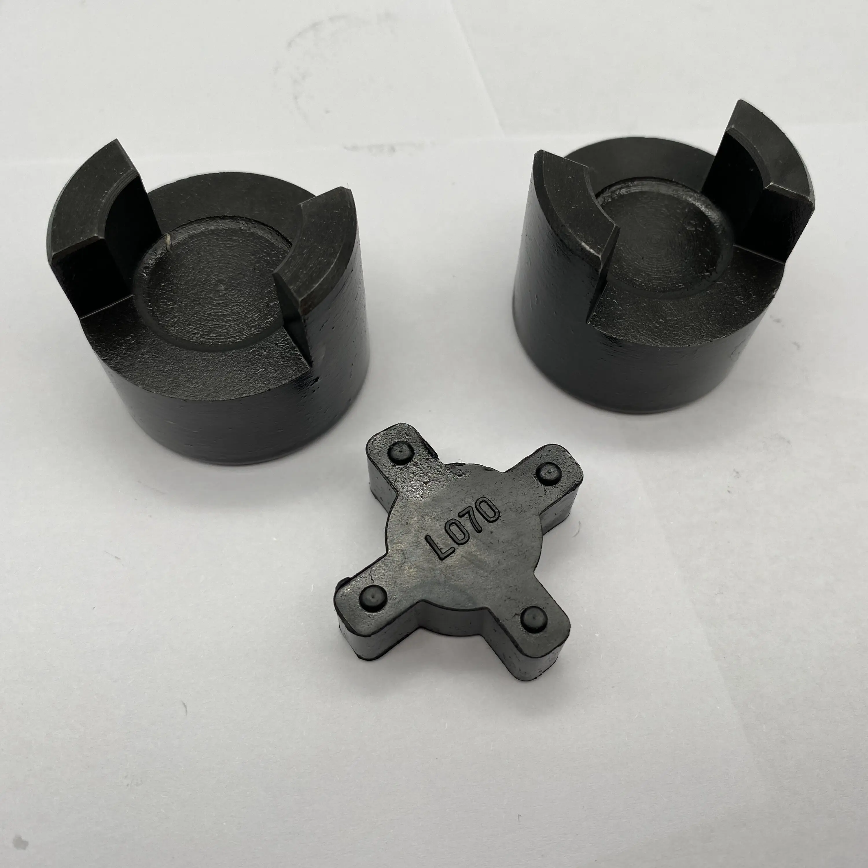 Acoplamento Flexível Tipo L L070 em Ferro Fundido com Elastômero de Borracha