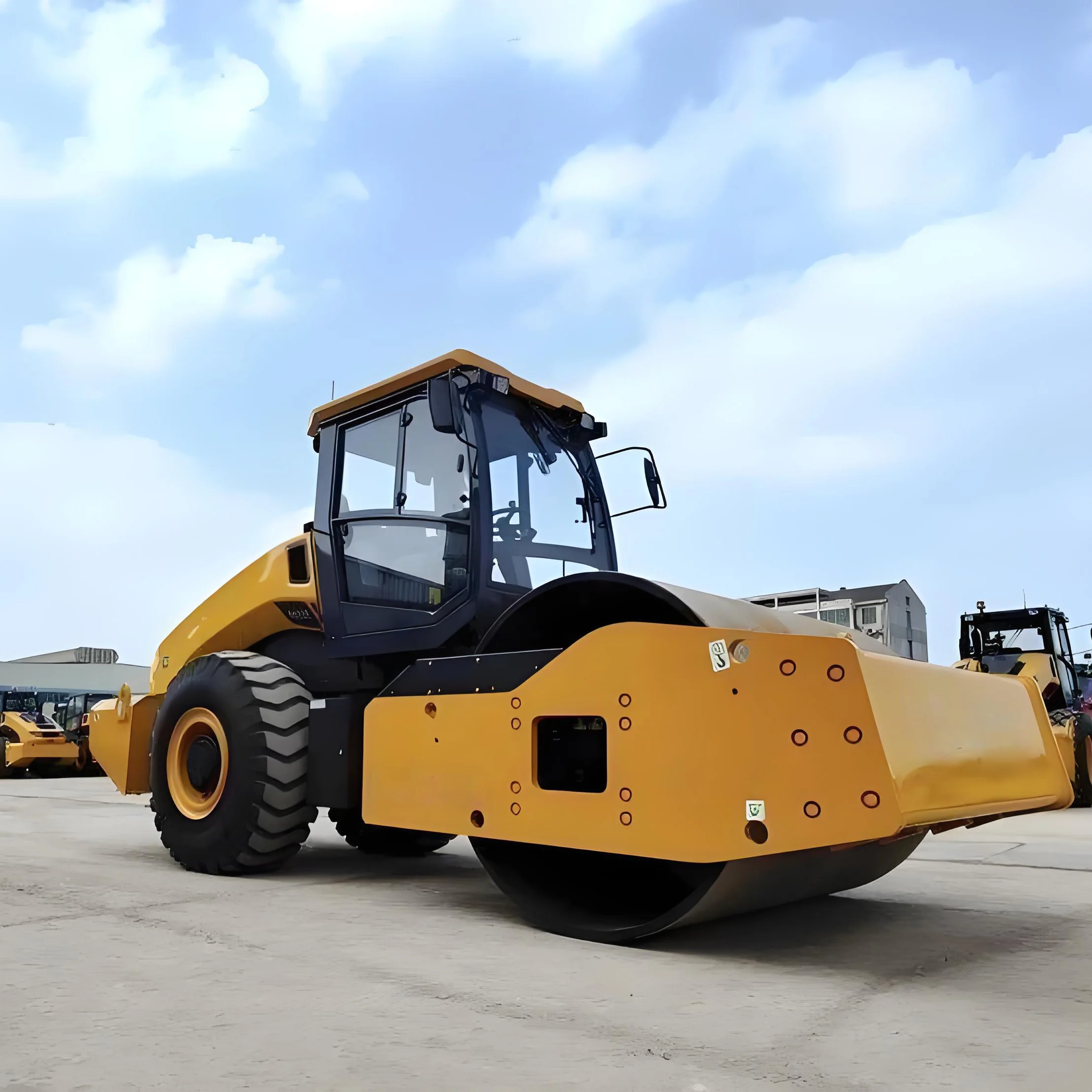 Большой 6-тонный супер тонный ручной гидравлический дорожный каток с колючим роликом для продажи