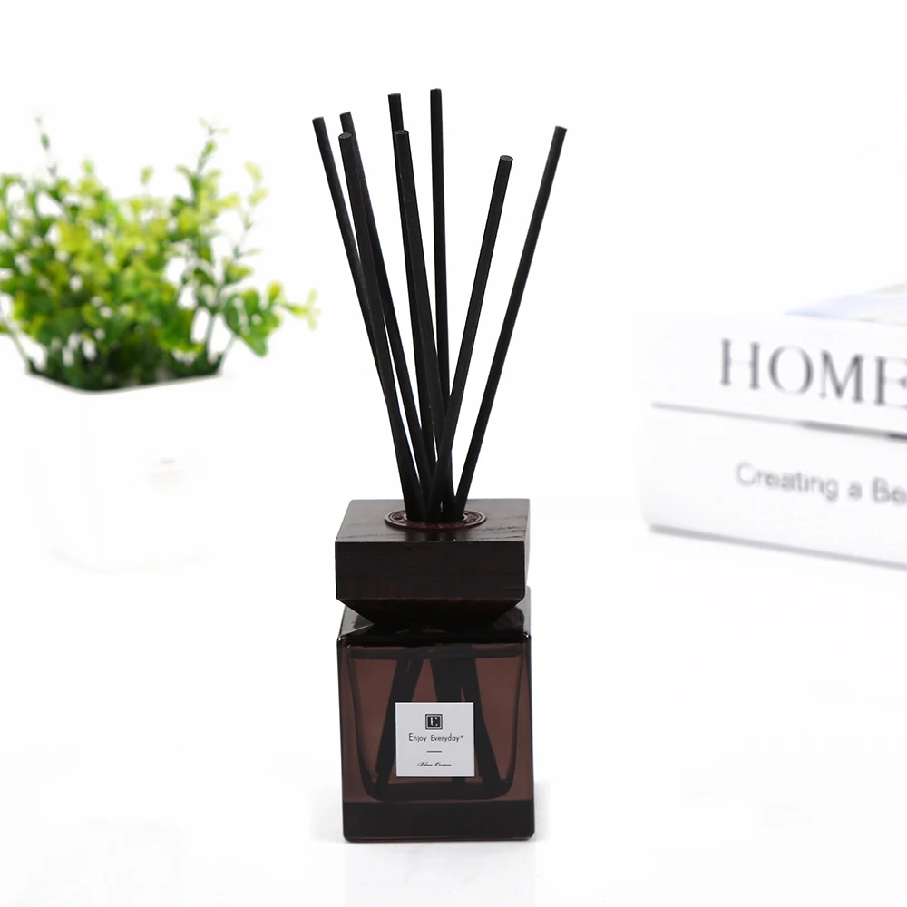 Hot Selling Premium Aromatherapy Glass Elegant Durable Scent 200ml Essential Oil Home Decor Reed Diffuser Sets