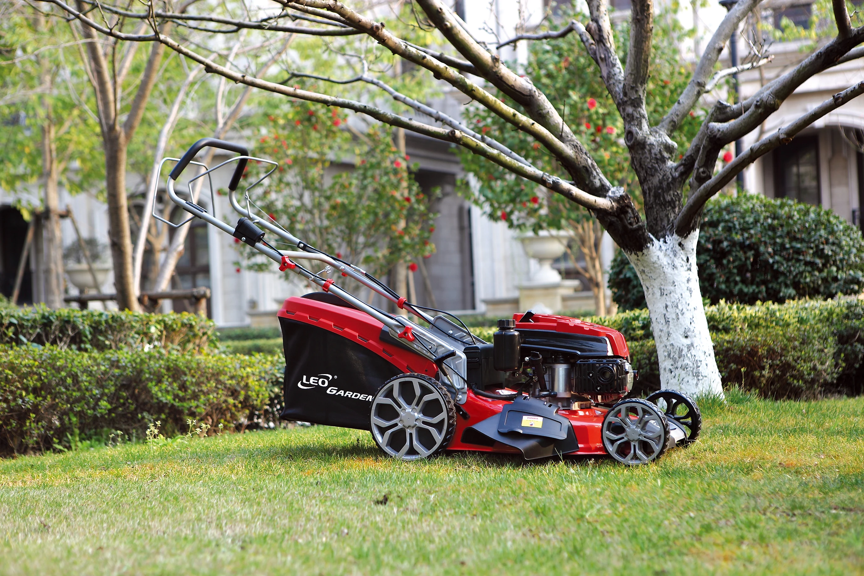 Self Propelled Lawn Small Mowing Machine STIHL RMA 460V Self