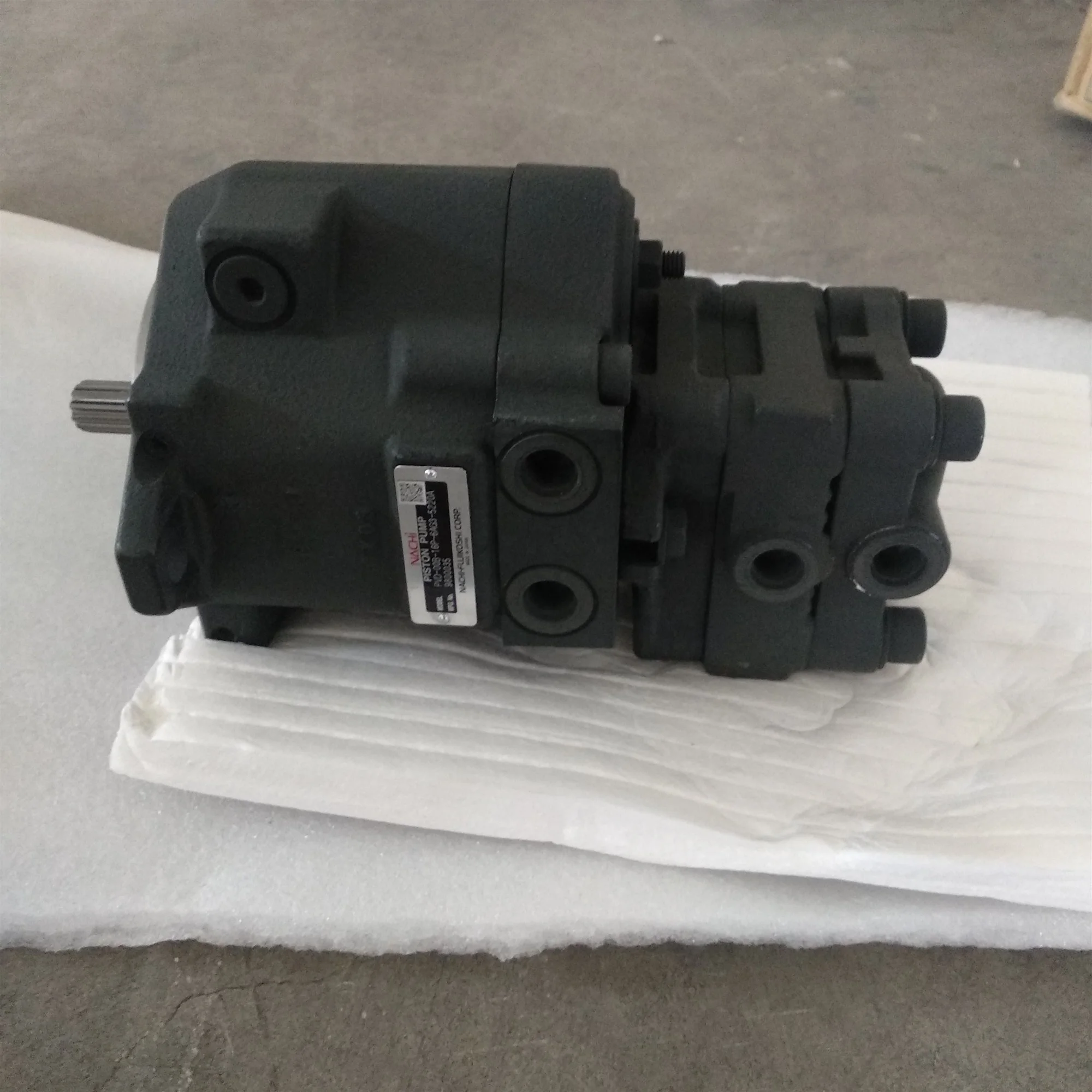 Excavator ZX17U-2 Main Pump PVD-00B-16P-5AG3-5060A Hydraulic Pump