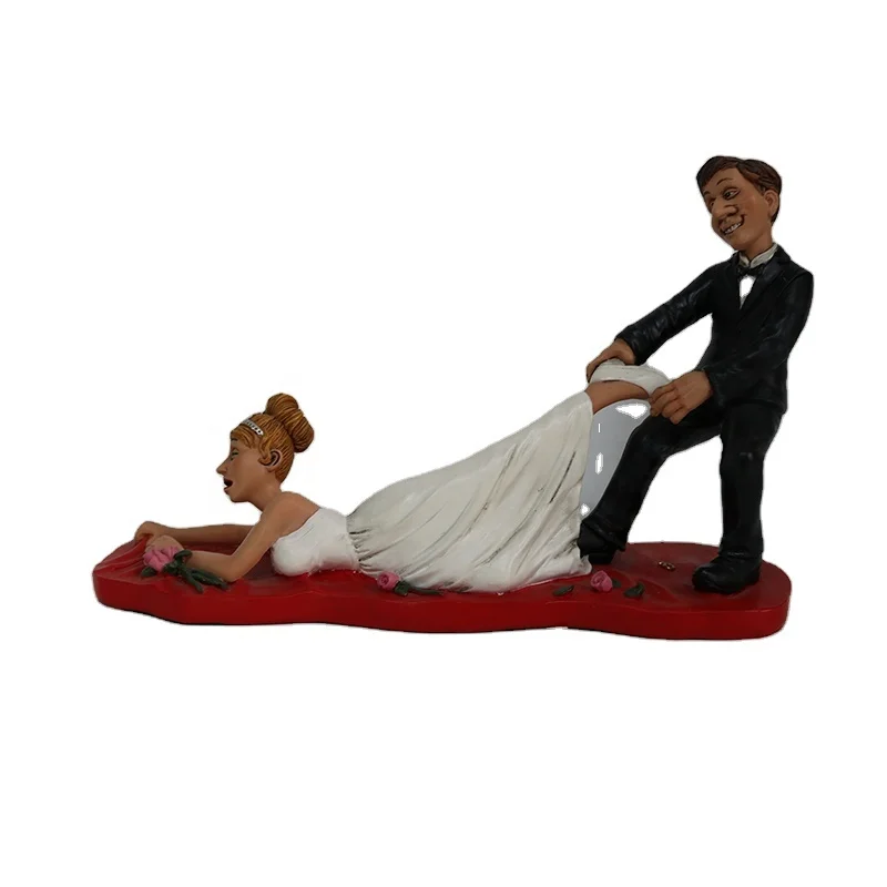 home decor humor sculpture hot selling custom  resin funny wedding handmade valentine gifts resin crafts