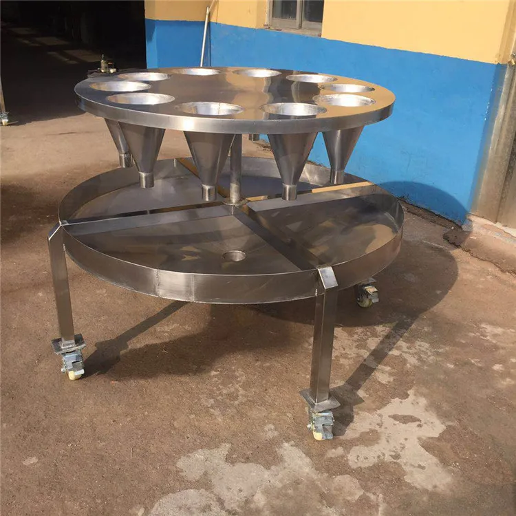 Chicken slaughtering equipment in poultry slaughterhouse