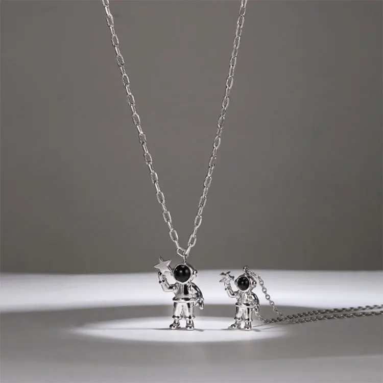 2pcs/set Couple Necklace Astronaut Pendant Long Distance Relationship Charm  Heart Spaceman Choker Valentine's Day Gifts - Buy Couple