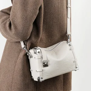 Wholesale Custom 2026 Women's Retro Top Grade Leather Handbags Doctor Bag Luxury Ladies Cowhide Shoulder Crossbody Bag