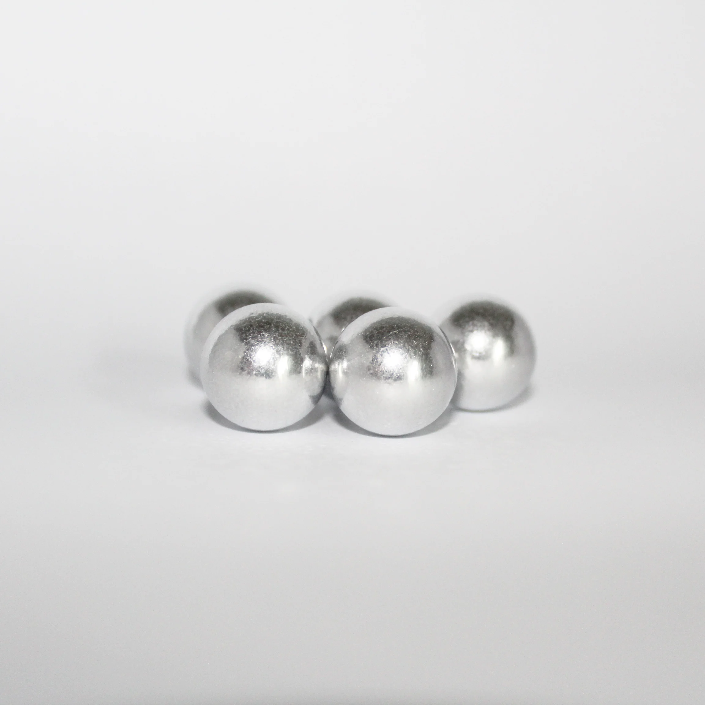 viên bi nhôm đặc bóng gương, đường kính 50 caliber, 68 caliber, 43 caliber, 2–40 mm, 2,4 mm, 12,7 mm, 12,7 mm, 17,27 mm
