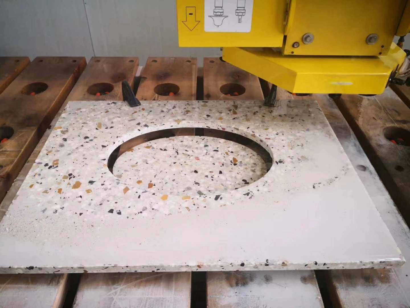 Оборудование для работы с камнем автоматический многофункциональный 5 Axis Cnc фрезерный станок пила для резки камня машина для резки мраморного камня с фрезерный станок