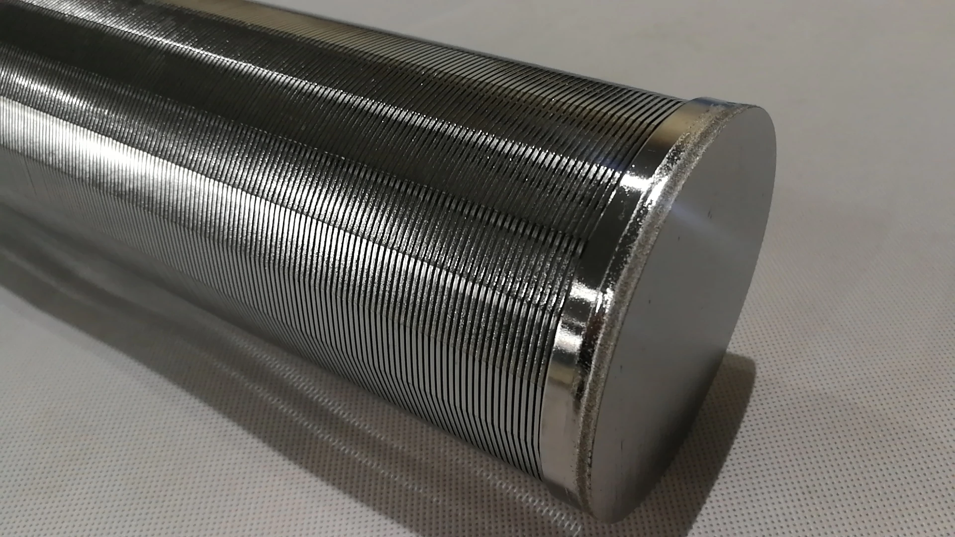 product-674-379 High precision wedge wire filter tubes with mini slot sizes 0.025mm for liquid filtration