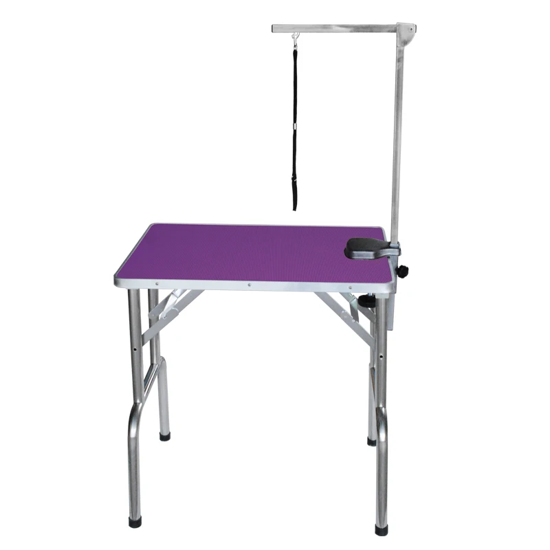 Foldable grooming table