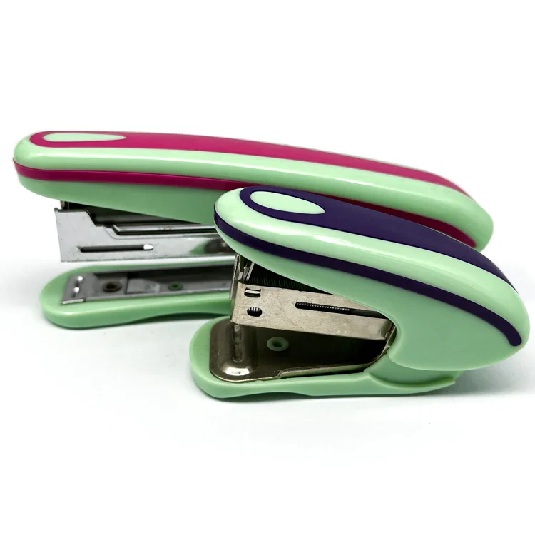 Оптовая продажа стационарный Маленький милый бумажный степлер с цветным логотипом на заказ мини офисный