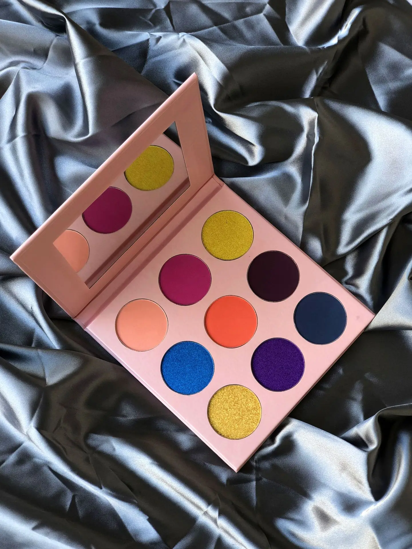 Quick Express Empty Magnetic Makeup Palette Matte Pearl Eyeshadow Palette with 9 Colorful Pans