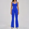 Conjunto de Top Azul y Pantalones Acampanados
