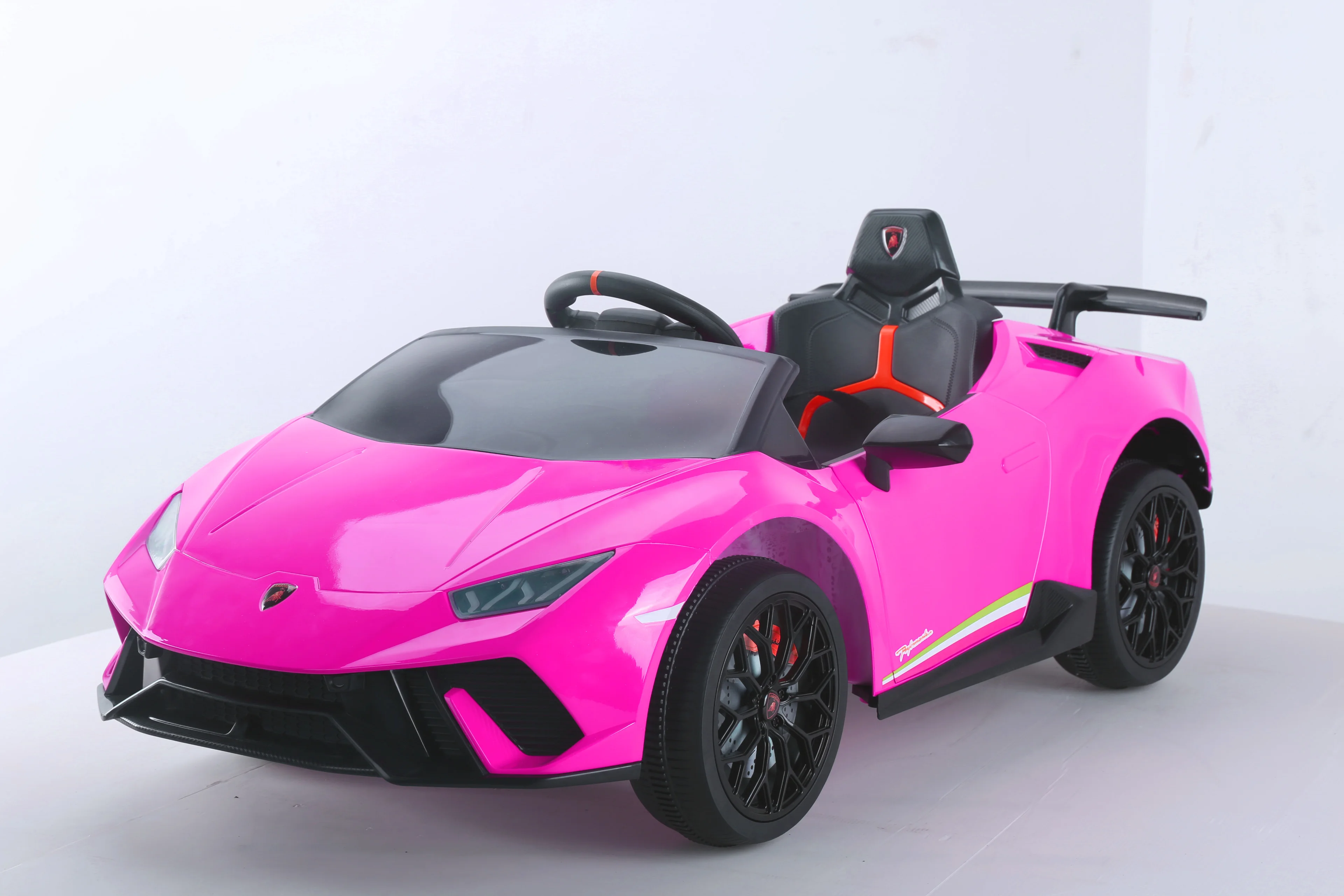  キッズカー ランボルギーニ ウラカン キッズライドオンカー おもちゃ 子供用乗用