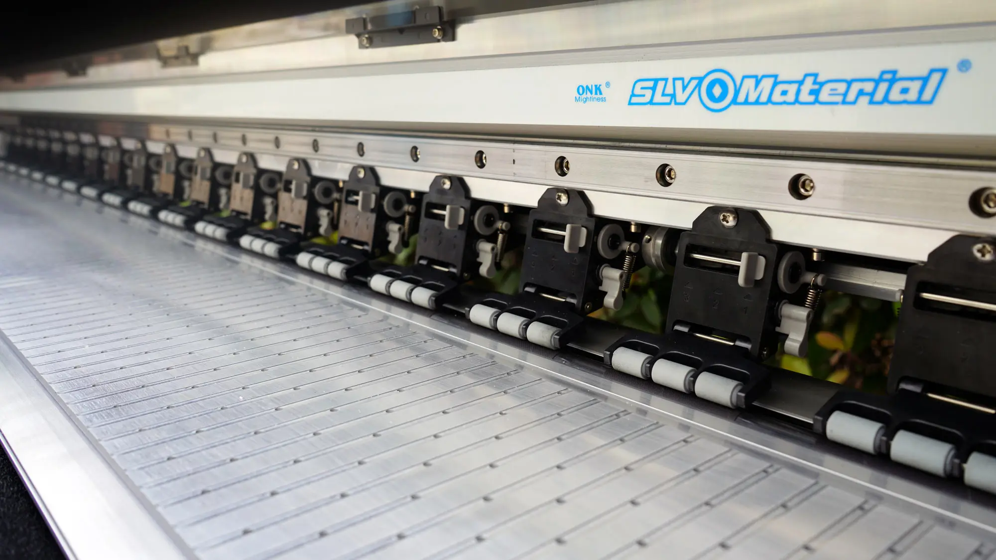 奥德利1904B 4 * I3200头1.9米喷墨数字升华平板打印机自动取件系统自动等级印刷机