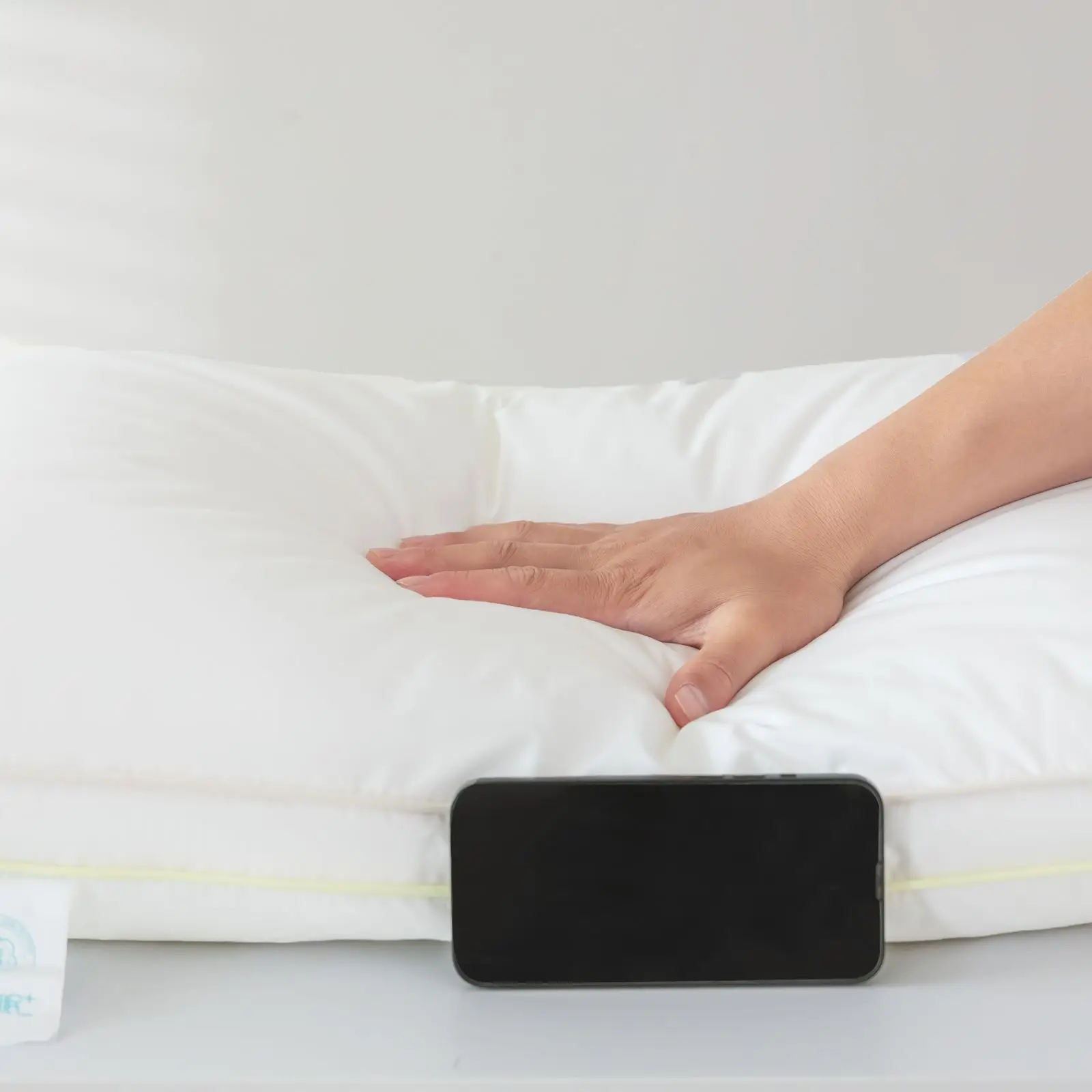 Wholesale Firm Luxury Hotel White Cotton Pillows Alternative Filling Hotel Pillow For Healthy