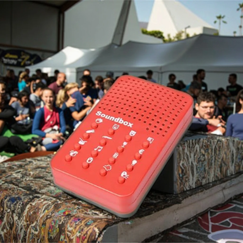 Customize Germany Popular Exquisite 16 Buttons Funny Sound Box Noise Maker Electronic Voice Effect Speaker