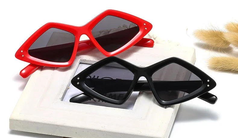 Ty0523-gafas De Sol Triangulares Para Mujer,Anteojos De Sol Femeninos Con  Remaches,A La Moda,Con Protección Uv400 - Buy Triángulo De Gafas De  Sol,Tonos,Gafas De Sol De Las Mujeres Product on Alibaba.com