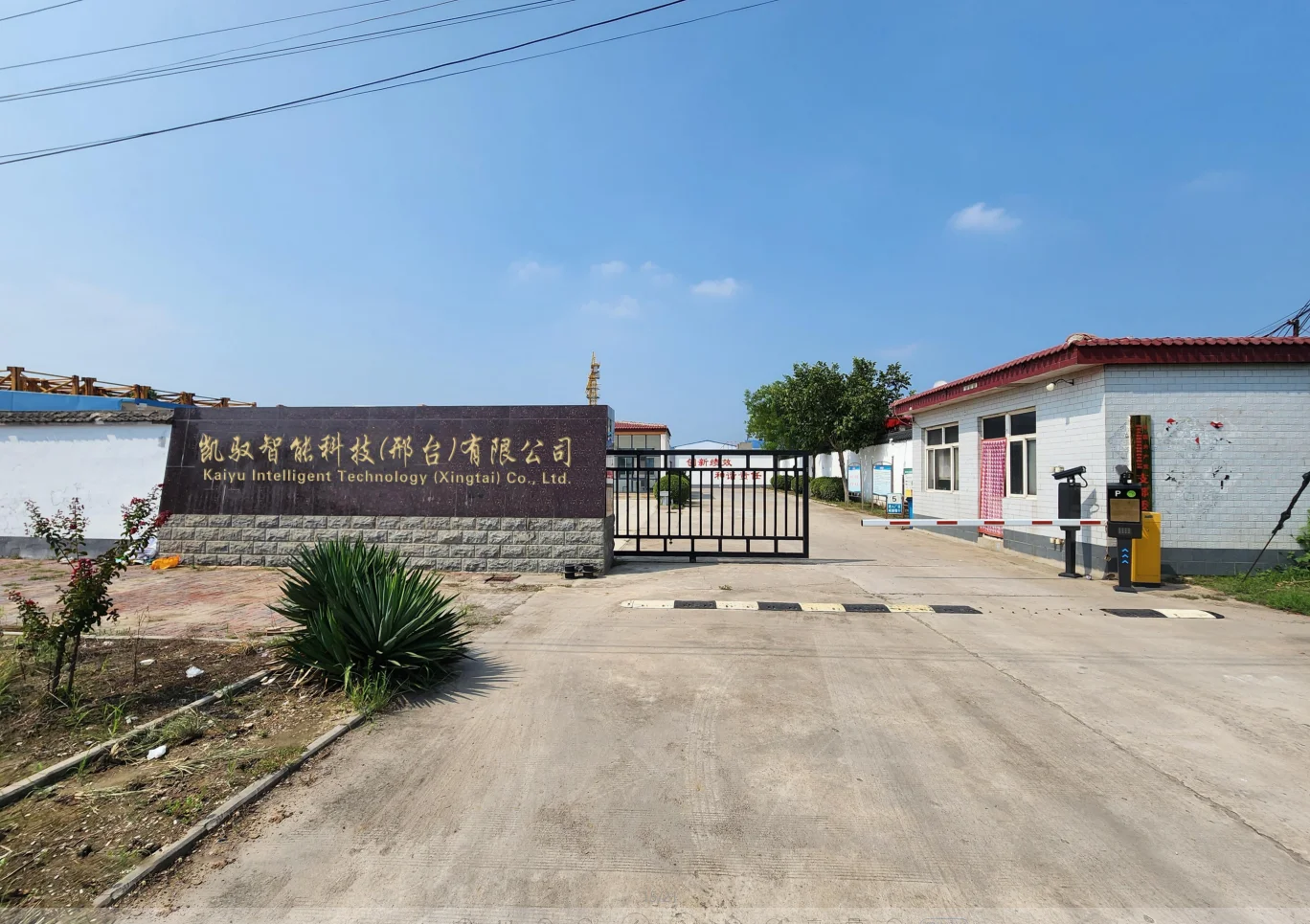 Modern Adjustable Sit To Stand Desk Motorized Rising Computer Laptop ...