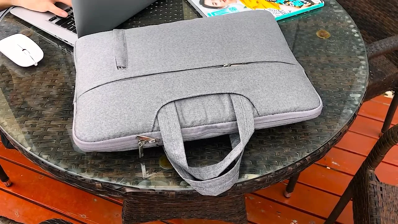 Custom Printed Logo 15 Inch Lightweight Laptop Shoulder Bag Protective