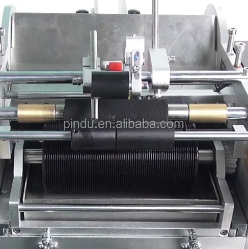 Semi Automatic Round Bottle Jars Wet Glue Labeling Machine Labeler Machine for Beverage Pet Bottles