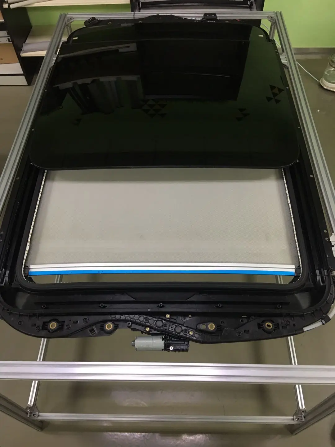 Sunroof Track Frame Assembly Panoramic for Audi Q5