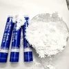coriandoli bianchi a forma di fiocco di neve