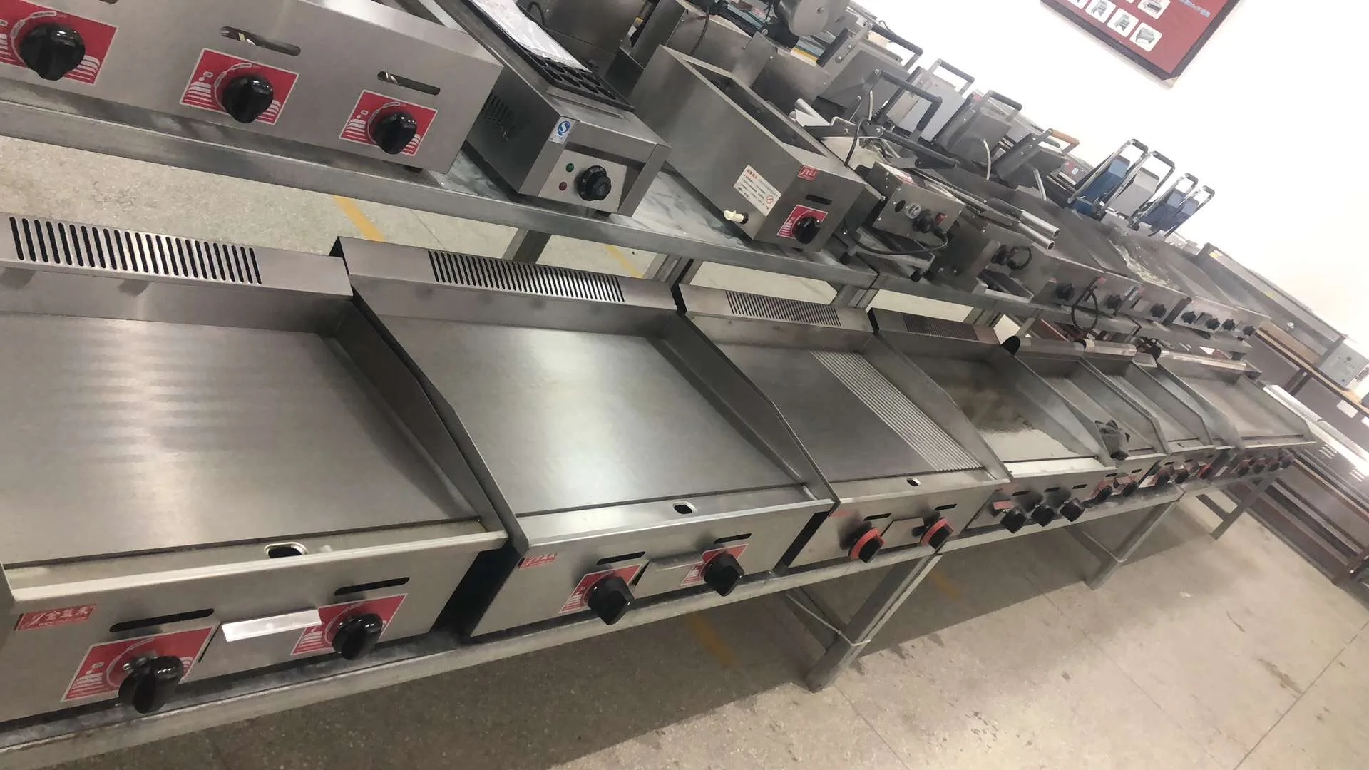 Factory Price Gas Griddle Grill Commercial Stainless Steel Burger Griddle Gas manufacture