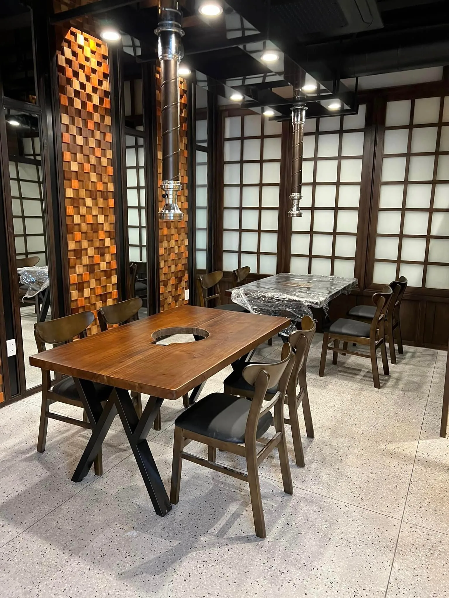 Large Size Luxury Modern Solid Wooden Dining Table And Chairs With