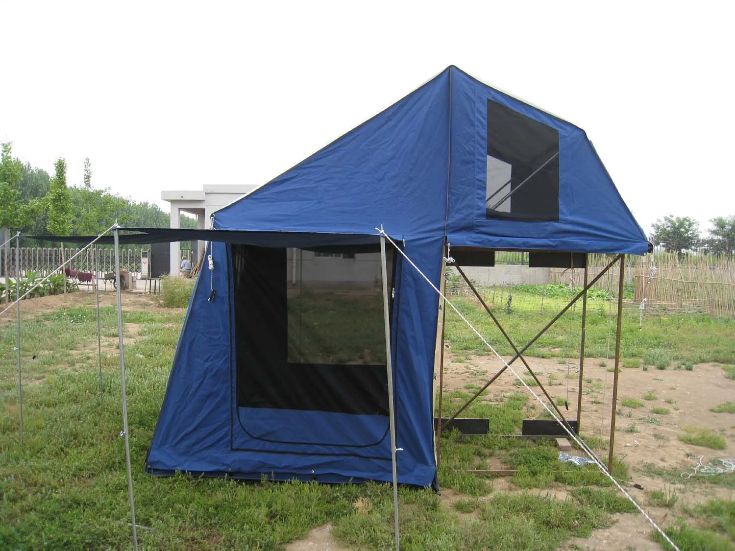 Achetez en gros Tente Gonflable De Grande Taille Pour Le Camping  Imperméable D'usage Militaire Avec La Bonne Ventilation Chine et Tente De  Camping à 314 USD