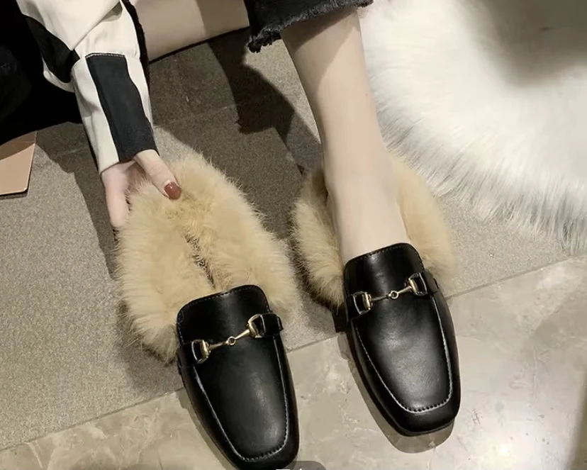 Меховые тапочки удобная женская кожаная обувь на плоской