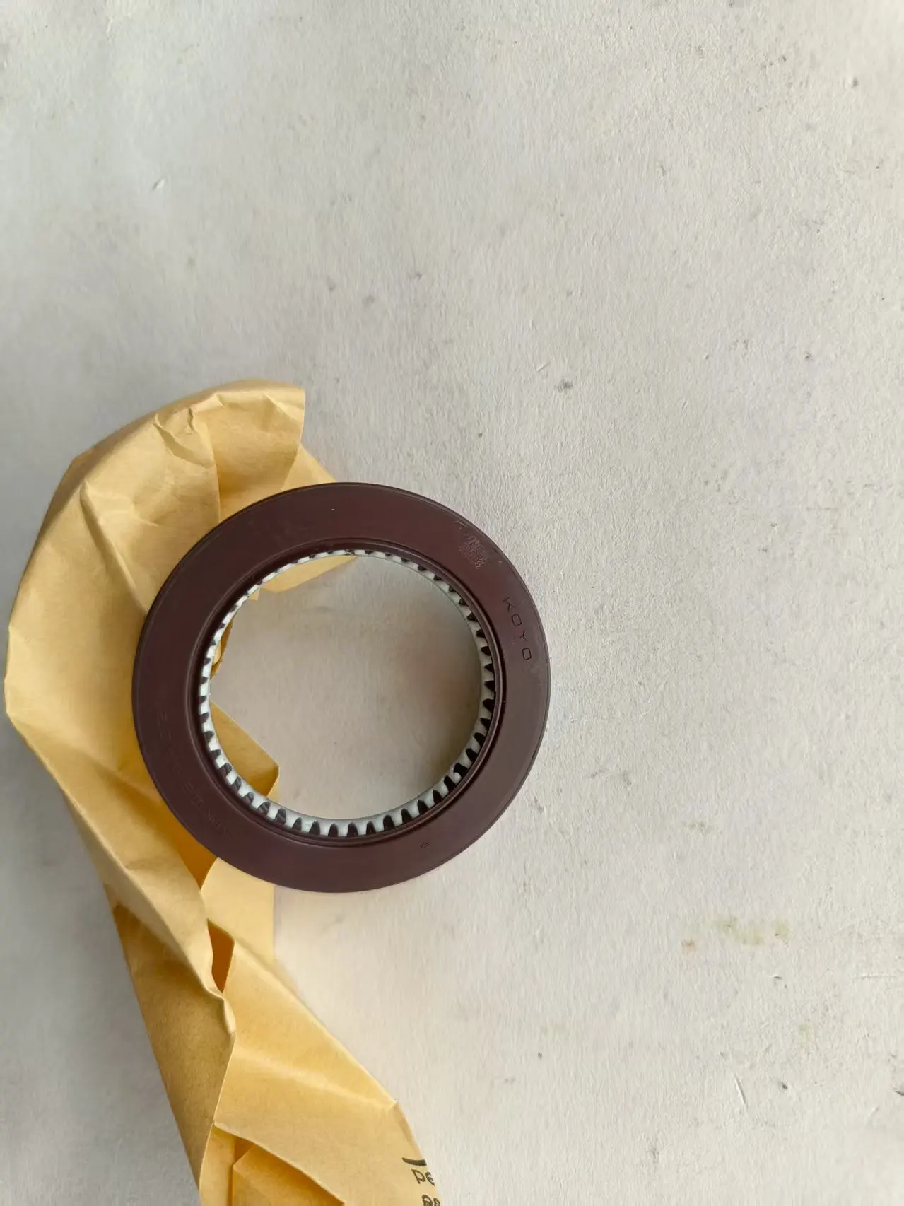 New Genuine 90311-38083 Front Oil Pump Oil Seal for 2003-2005