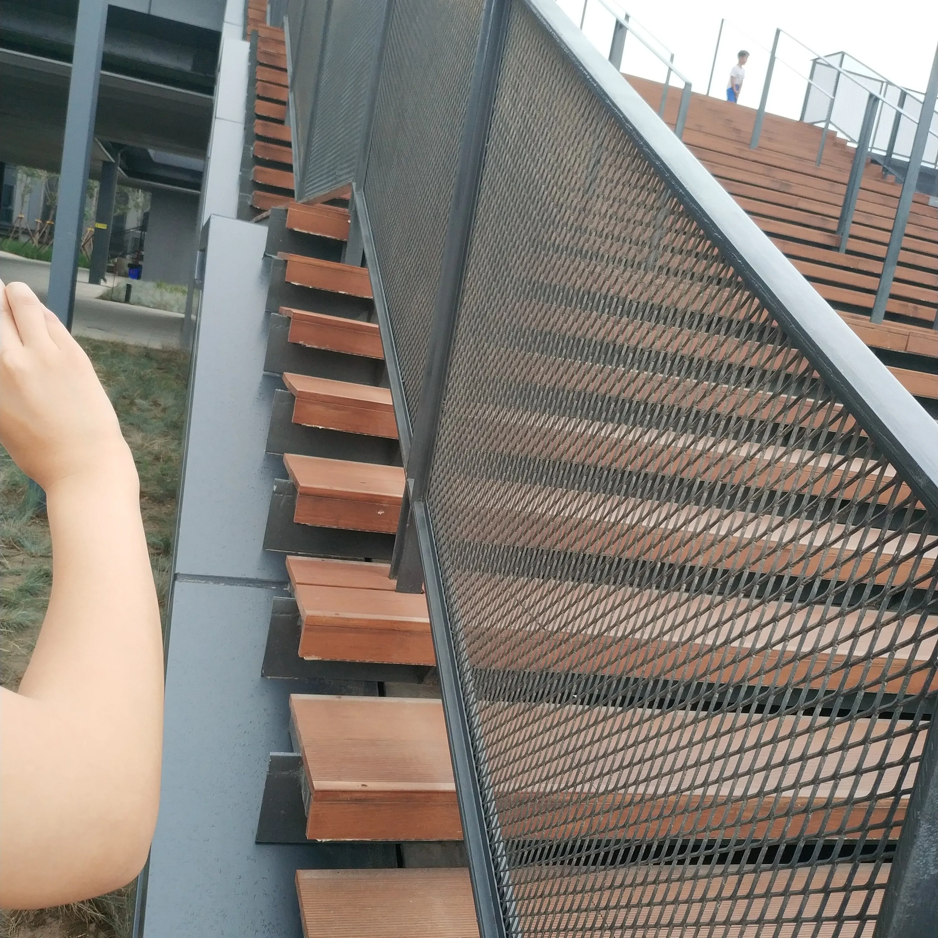 Standard Diamond Hole Wire Mesh Expanded Metal Mesh for Railing Stairs