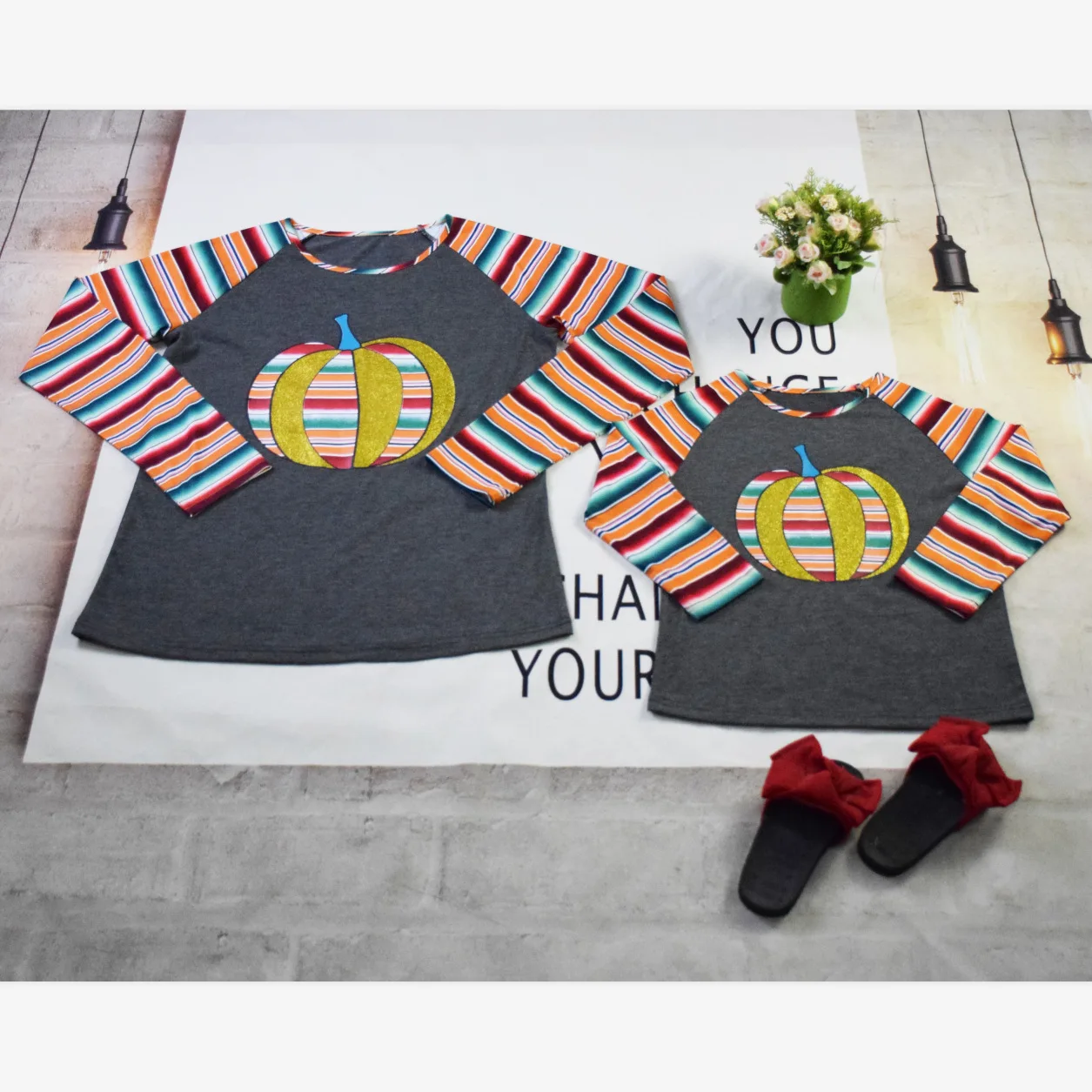 MM-089, новинка, модные футболки с длинным рукавом и принтом тыквы для мамы и меня, оптовая продажа, эксклюзивная одежда на Хэллоуин для детей и взрослых