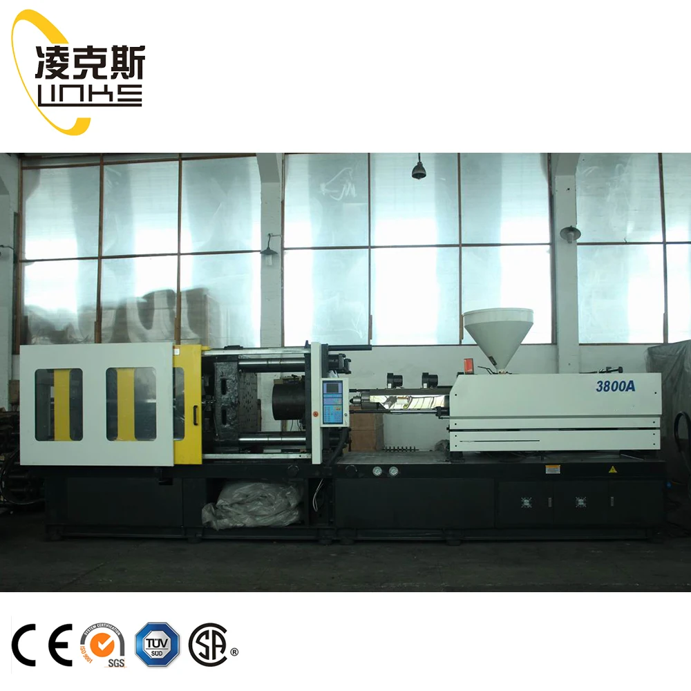 Automatic Injection Molding Machine With Robotic Arm for Mass Production of Plastic Products