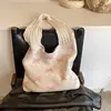Beige [lazo rosa]]