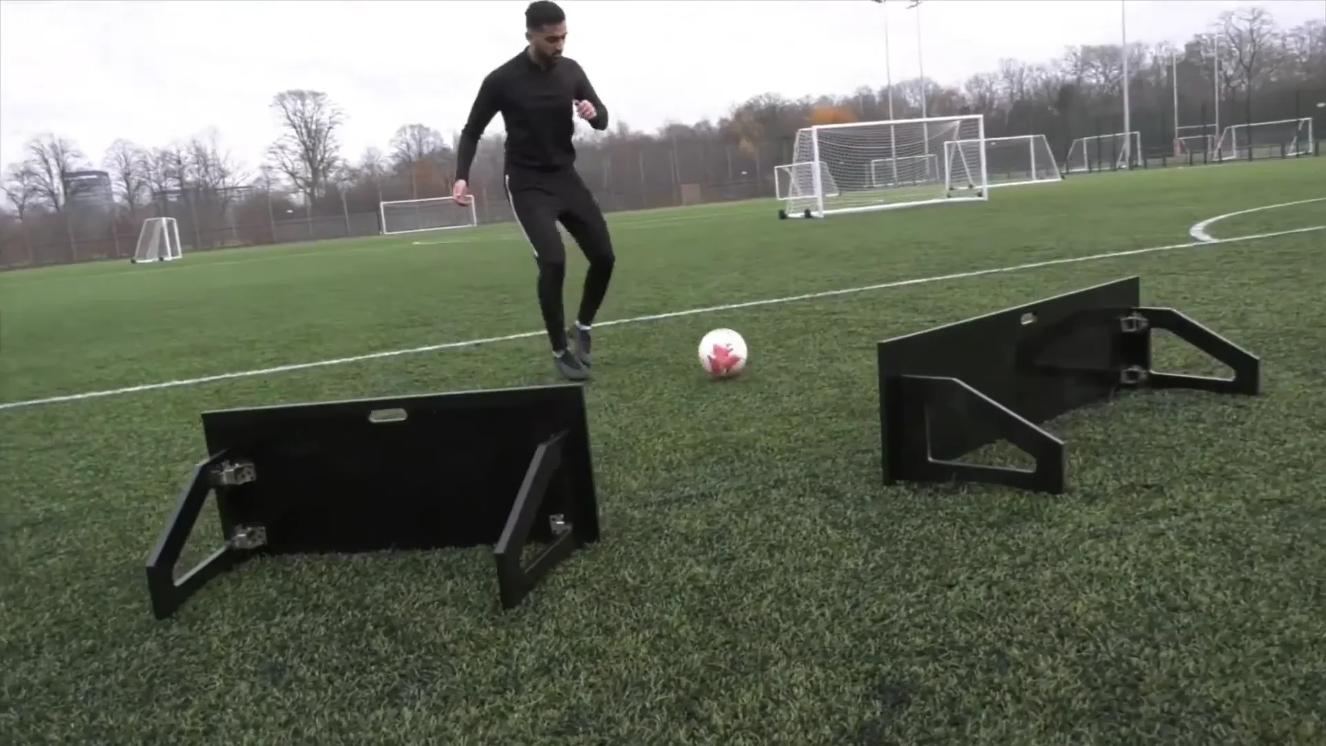 Foldable Football Back Wall Equipment Soccer Rebounder Passing Wall