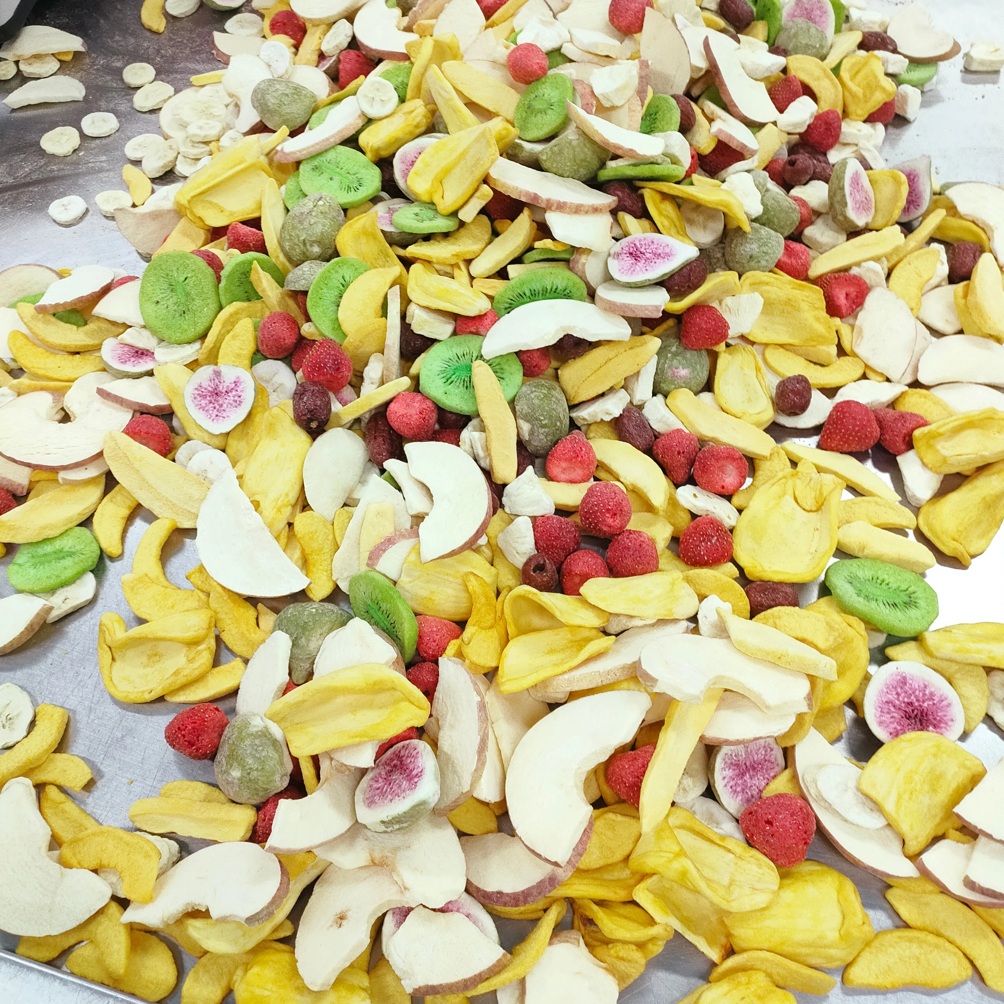 Wholesale Bulk Freeze Dried Strawberry Banana Kiwi Fig Red Date Apple Freeze Dried Mixed Fruits