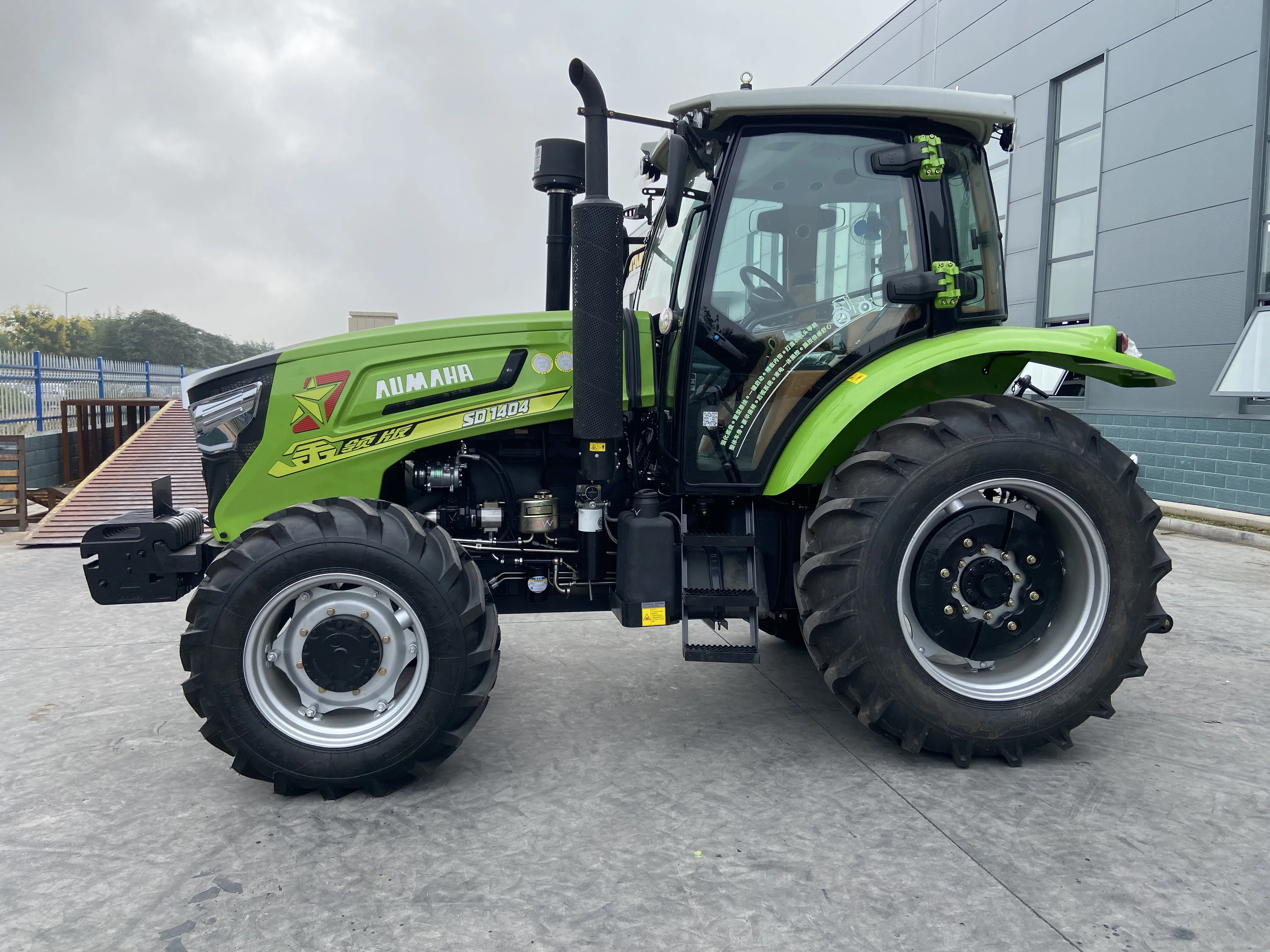 Small Compact Farmer Tractores Trector Farm Machinery Equipment Fram Tractors Agriculture Mini 4x4