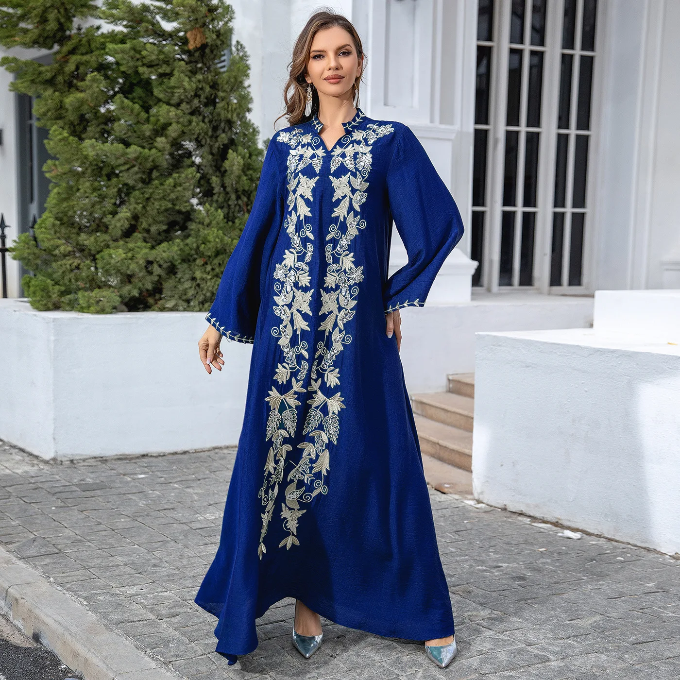 Vente en gros Abaya traditionnelle Robe musulmane pour femme Robe de soirée  musulmane exquise brodée à la main pour femme musulmane