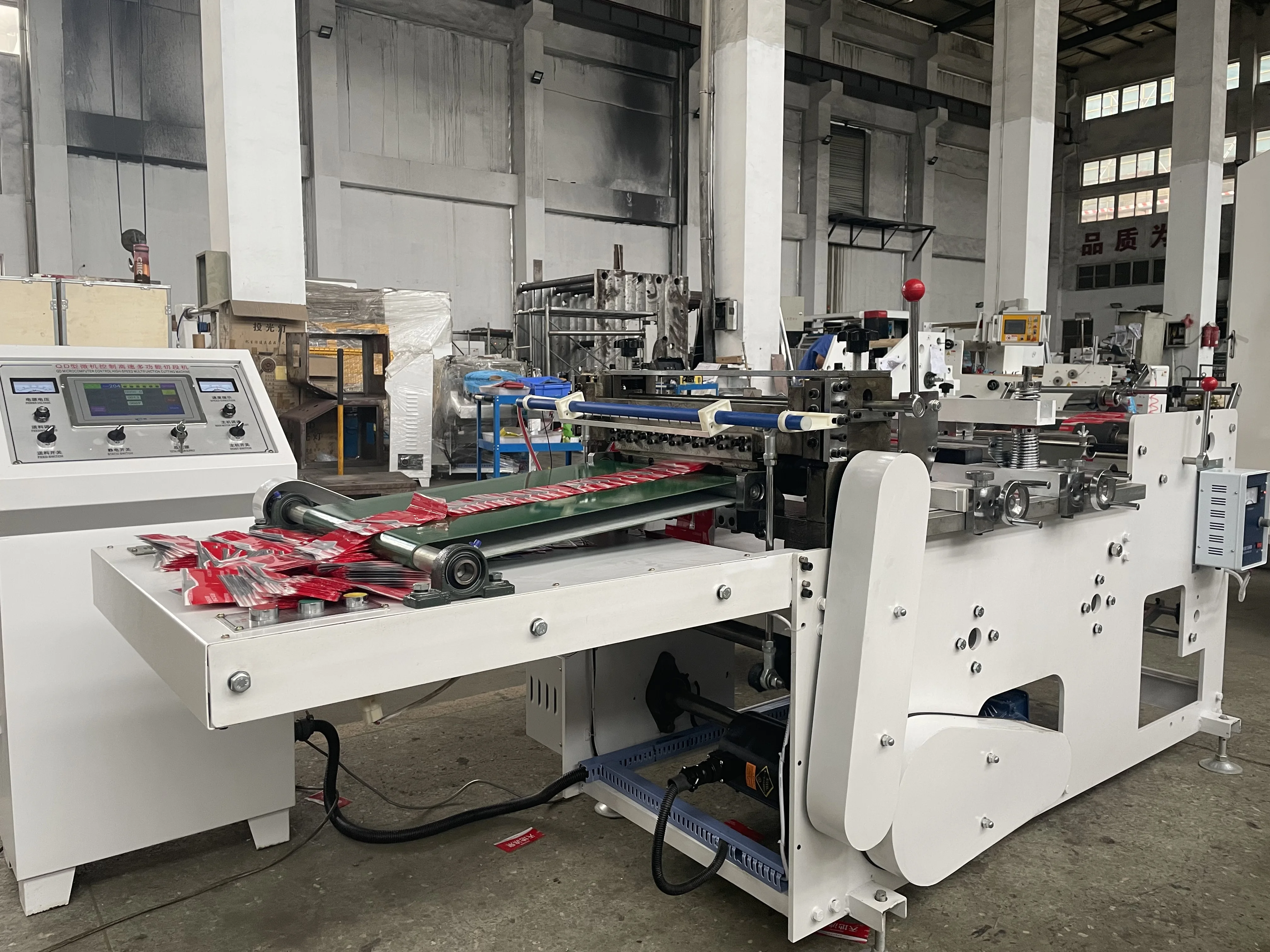 ZONTAI PVC Printed Roll to Sheet Cutting Machine