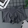 Gris oscuro