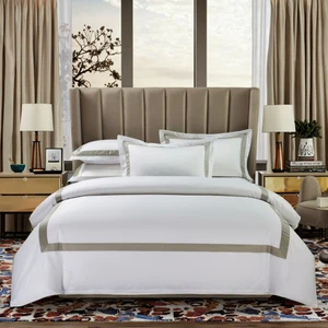 Wholesale Luxury 100% Cotton Hotel Linen Set 300TC Duvet Cover & Fitted Bed Sheets Queen Size for Bedroom Use at Home Hotel