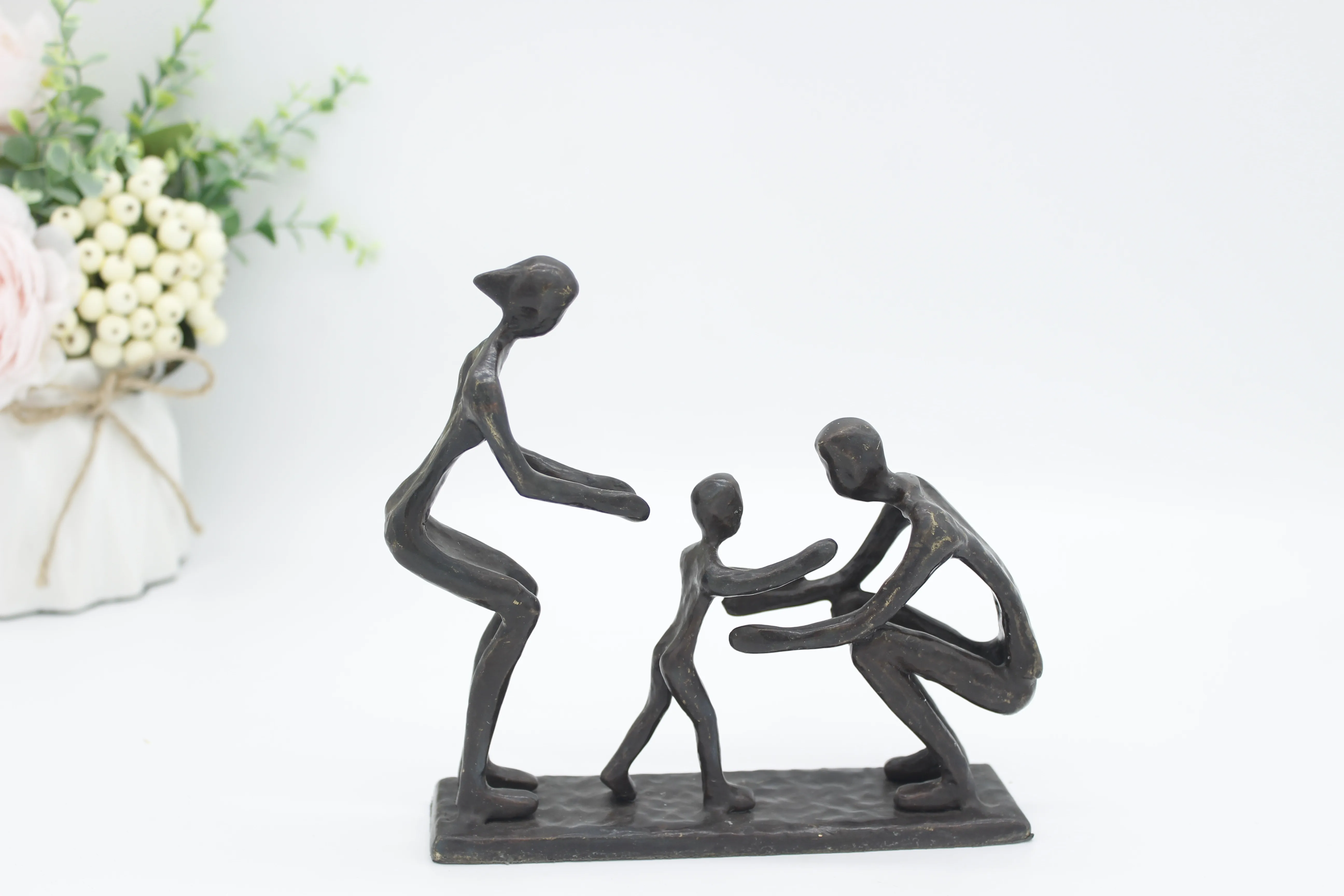 Домашний декор, железные креативные бронзовые скульптуры ручной работы, украшения для семьи, оптовая продажа, аксессуары для украшения комнаты