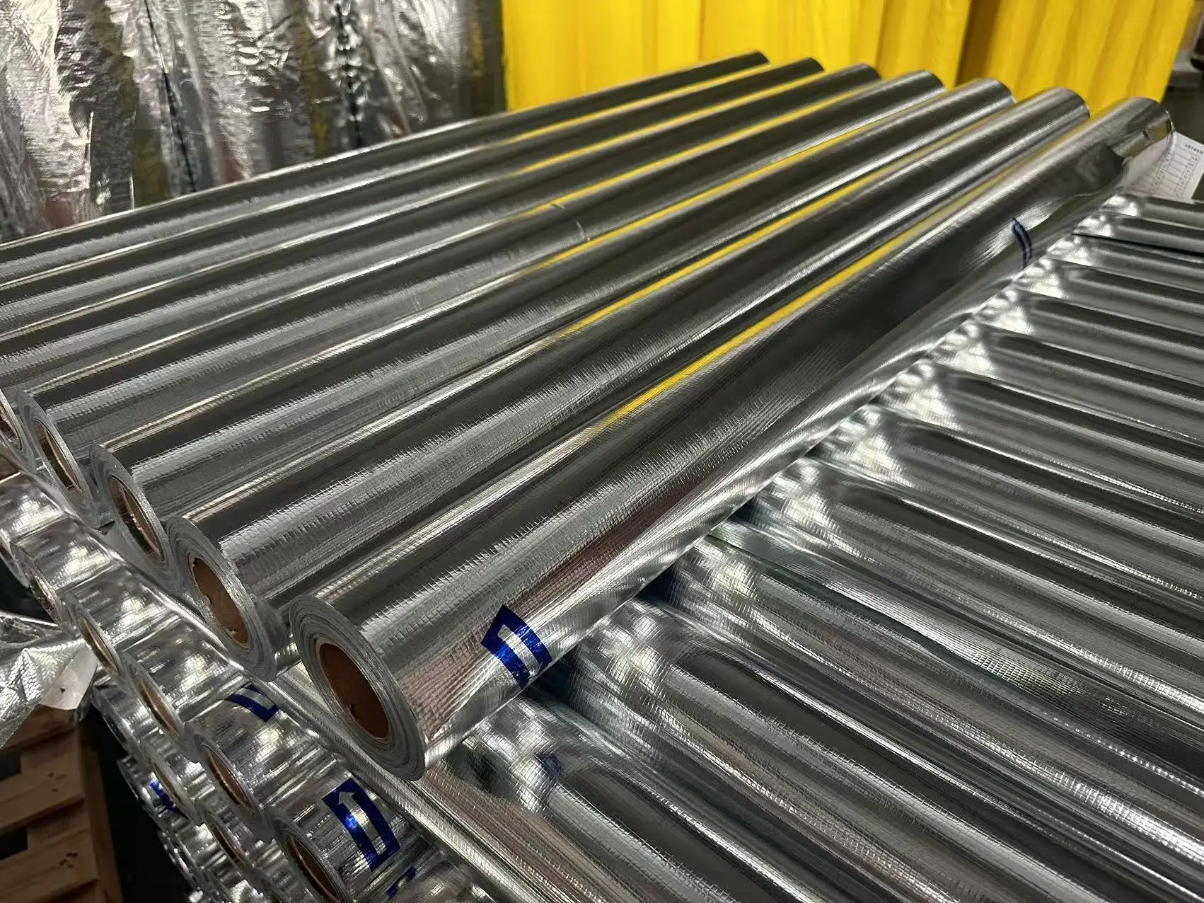 Customizable Synthetic Roofing Underlayment Reflective Aluminum Foil/Metalized Mylar No-Woven Fabric Insulation Material