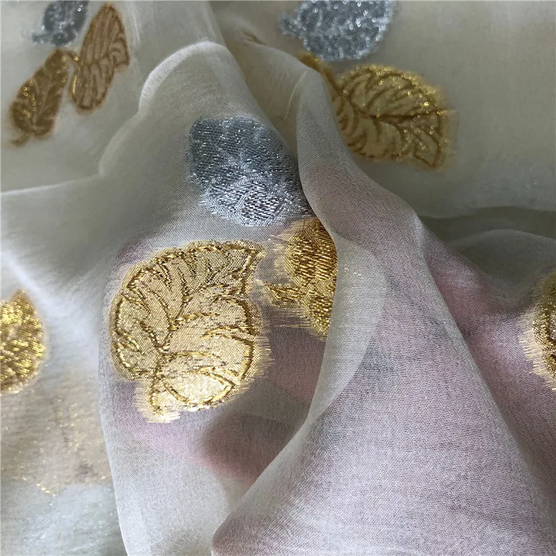Великолепная шелковая ткань с металлическим люрексом золотого и серебряного цвета в форме листьев с легким материалом для изготовления одежды