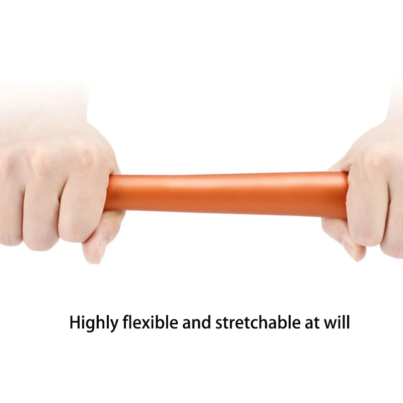 Bir ayol dostining yuziga otirdi.