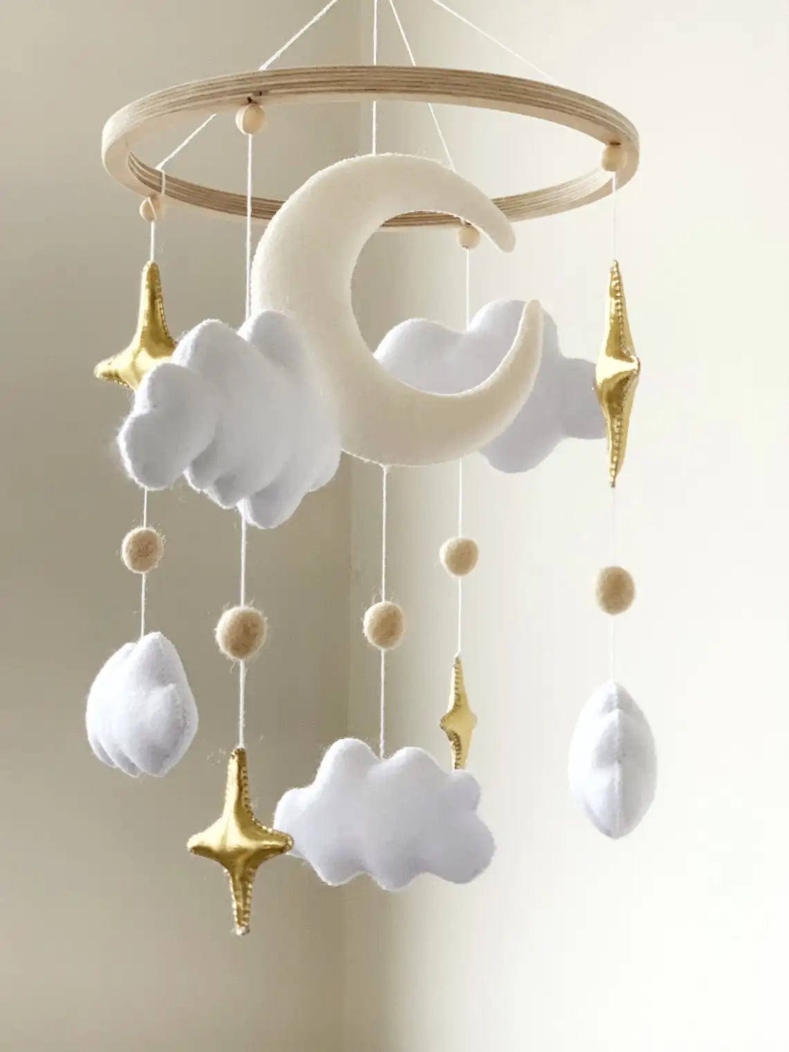 Nordic Пользовательские Декоративные baby shower подарок музыкальный Войлок мальчик девочка золотой звезды и луна облака детская кроватка Мобильная ясли